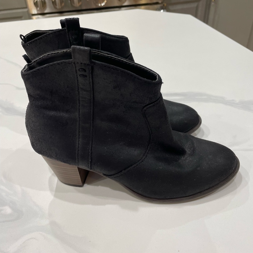 Old Navy Black Heeled Slip On Booties Women's Size 6